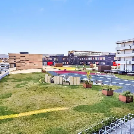 Spacious With A Great View And Parking شقة *