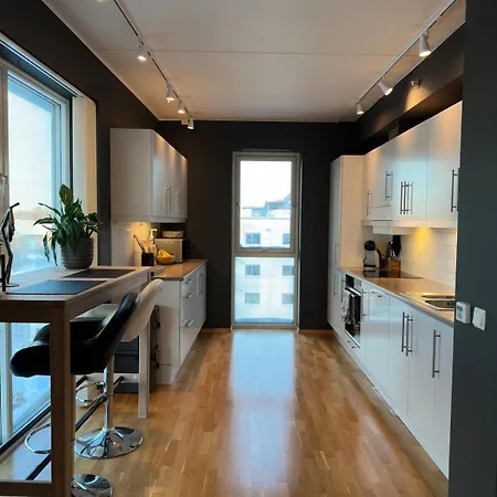 Spacious With A Great View And Parking Apartment