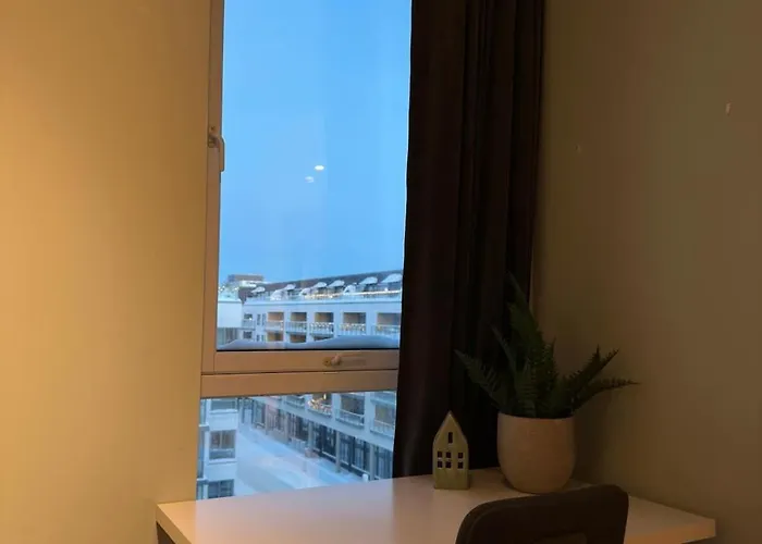 Spacious With A Great View And Parking