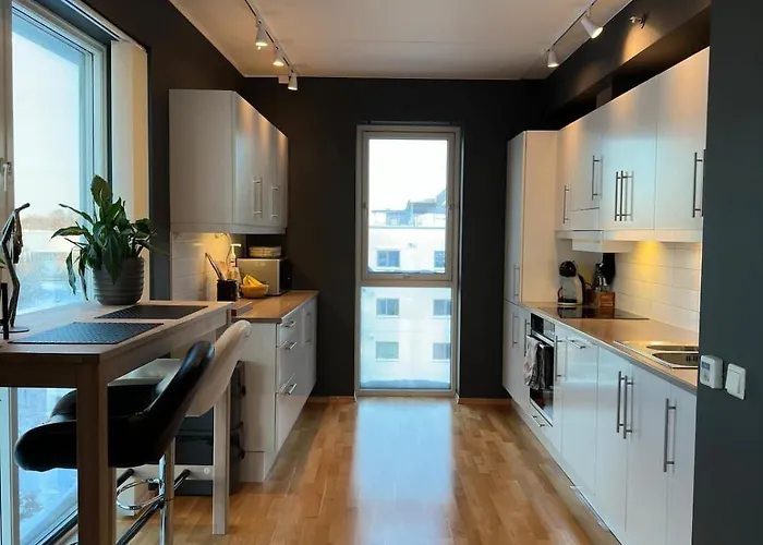 Spacious With A Great View And Parking Apartment