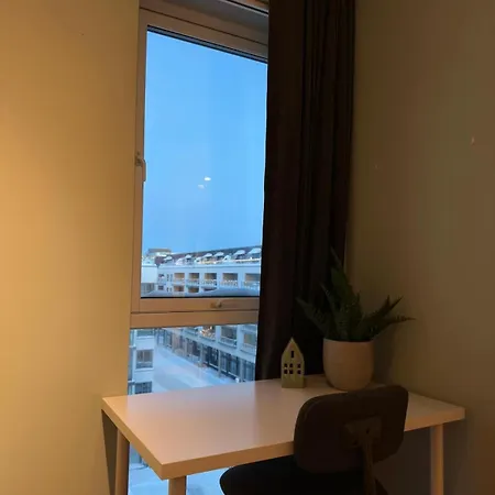 Spacious With A Great View And Parking