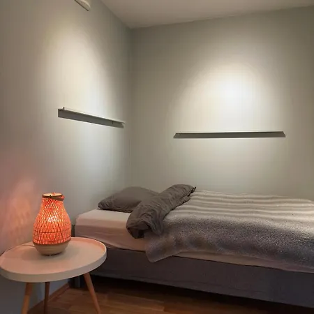 Spacious With A Great View And Parking *